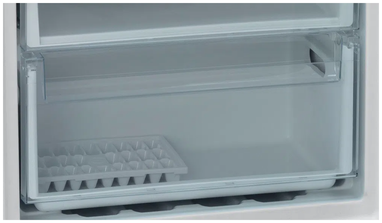 Морозильный шкаф Hotpoint-Ariston HFZ 6150 W белый