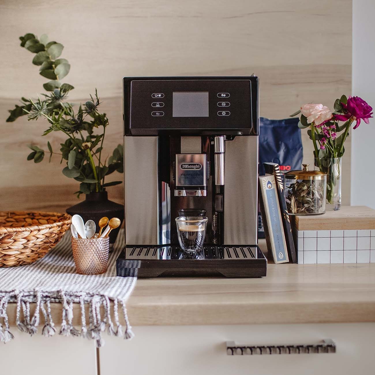 Кофемашина Delonghi ESAM 460.80.MB серебристый