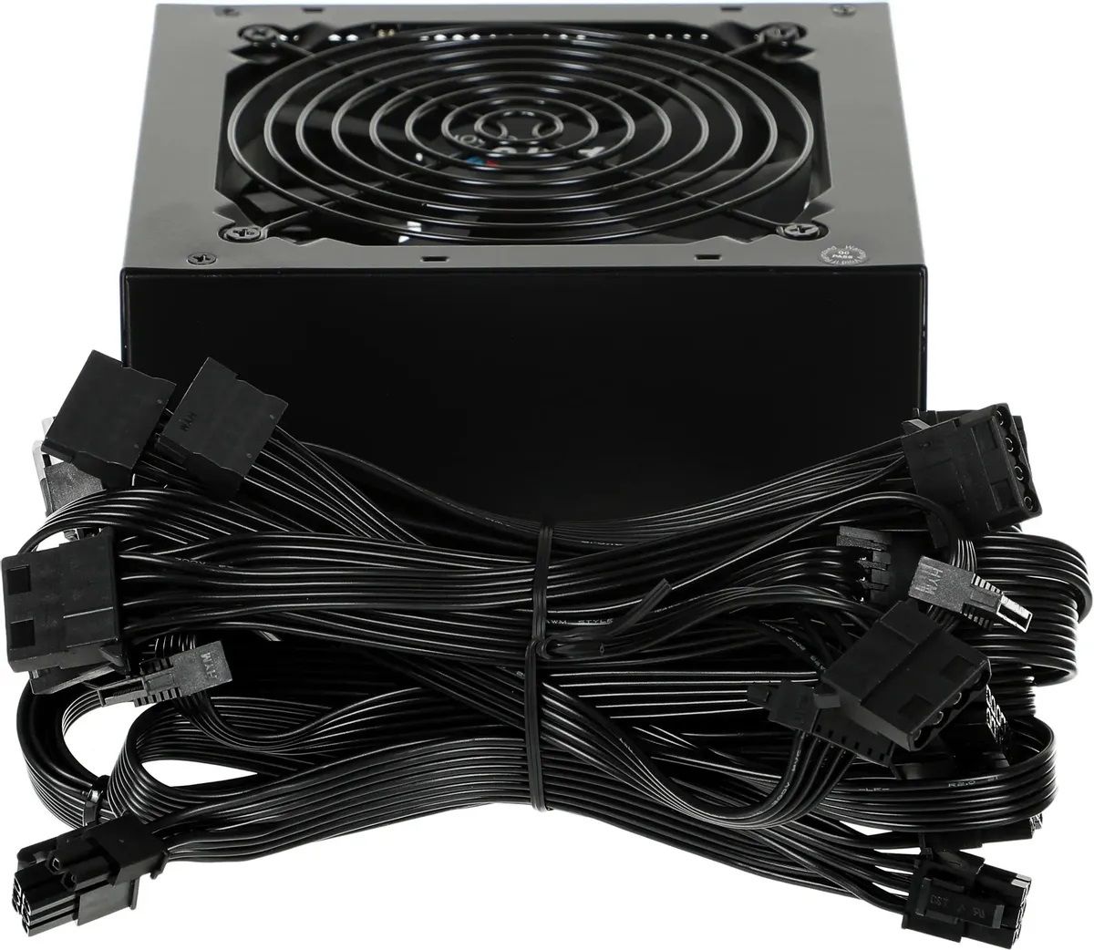 Блок питания AeroCool KCAS PLUS-700W (небольшой скол в углу)